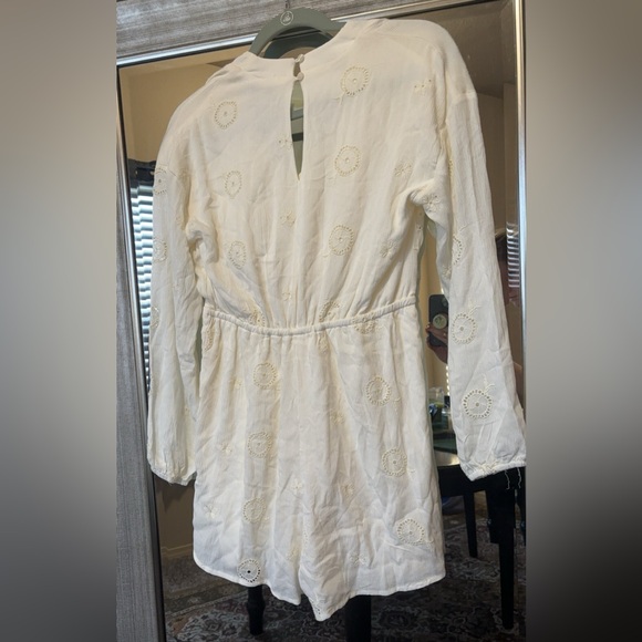 Koko + Mason Lace Romper - Picture 4 of 6